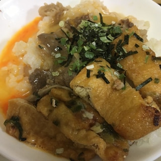 冷凍すき家の牛丼アレンジ♪生卵と油揚げトッピング♪